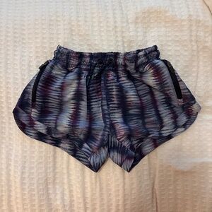 Girls athletia  set size 6-7 1 shirt 2 shorts